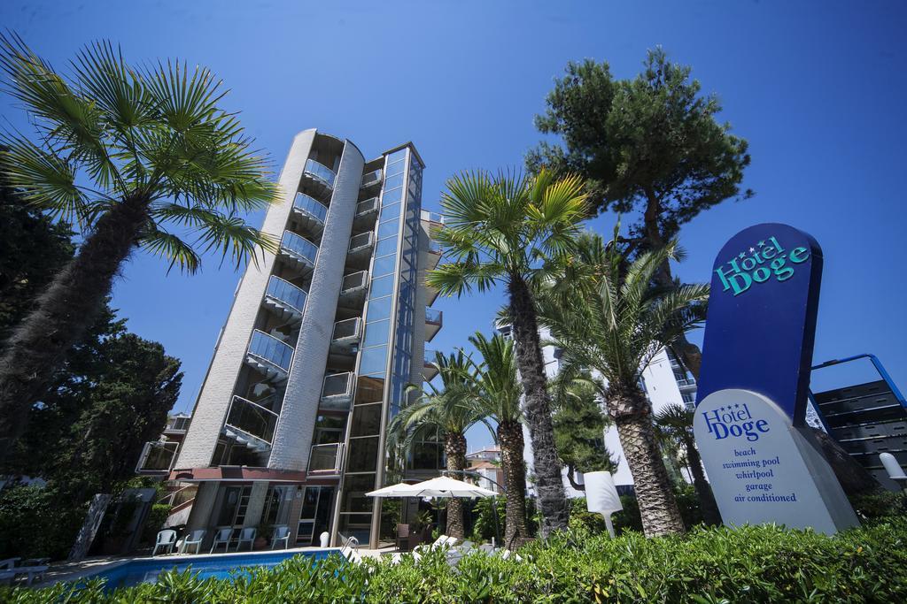 Hotel Doge Альба-Адриатика Экстерьер фото