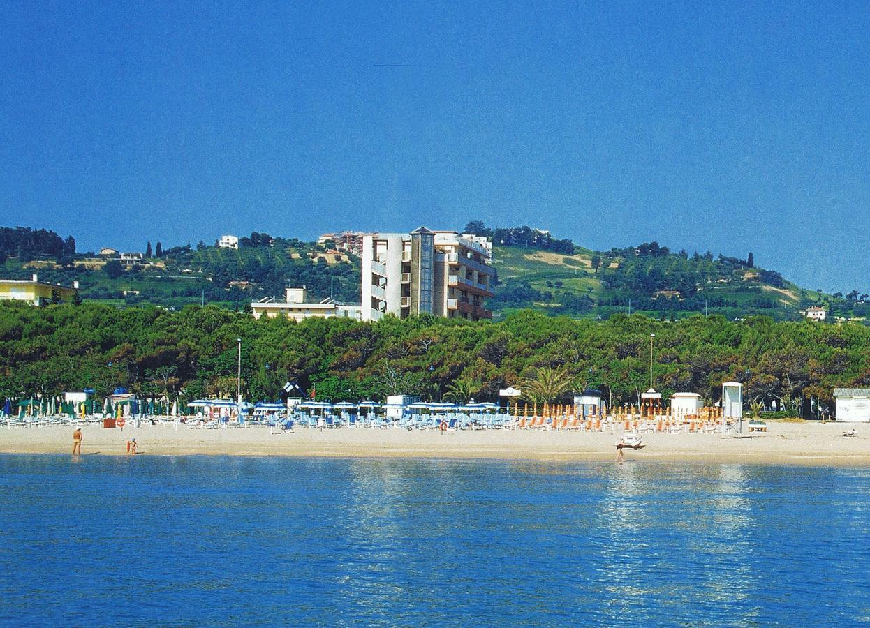 Hotel Doge Альба-Адриатика Экстерьер фото